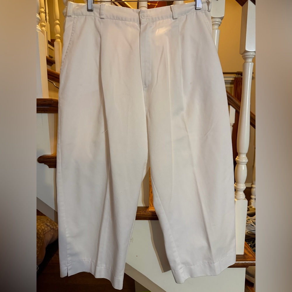 Women's White Capris
